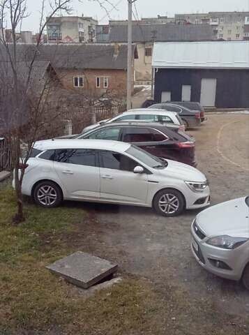 Белый Рено Меган, объемом двигателя 1.46 л и пробегом 251 тыс. км за 12400 $, фото 17 на Automoto.ua