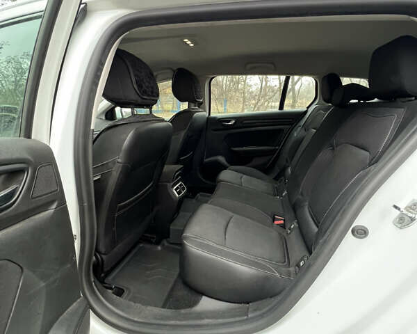 Білий Рено Меган, об'ємом двигуна 1.46 л та пробігом 168 тис. км за 11599 $, фото 7 на Automoto.ua