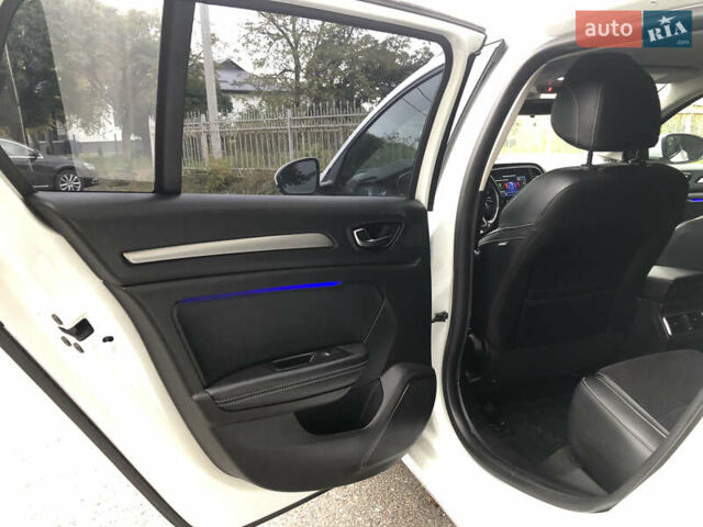 Белый Рено Меган, объемом двигателя 1.5 л и пробегом 150 тыс. км за 14300 $, фото 140 на Automoto.ua