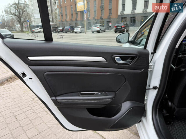 Белый Рено Меган, объемом двигателя 1.46 л и пробегом 148 тыс. км за 14500 $, фото 15 на Automoto.ua