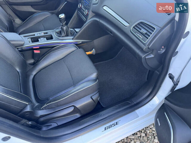 Білий Рено Меган, об'ємом двигуна 1.46 л та пробігом 211 тис. км за 13300 $, фото 46 на Automoto.ua