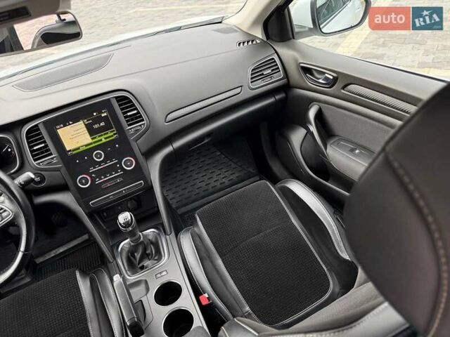 Белый Рено Меган, объемом двигателя 1.46 л и пробегом 195 тыс. км за 12900 $, фото 27 на Automoto.ua