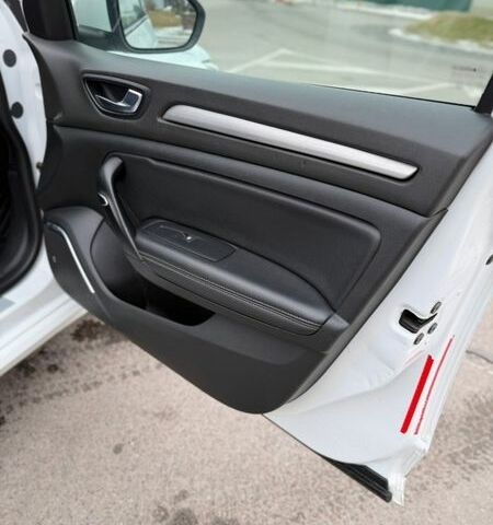 Белый Рено Меган, объемом двигателя 1.46 л и пробегом 290 тыс. км за 12300 $, фото 53 на Automoto.ua