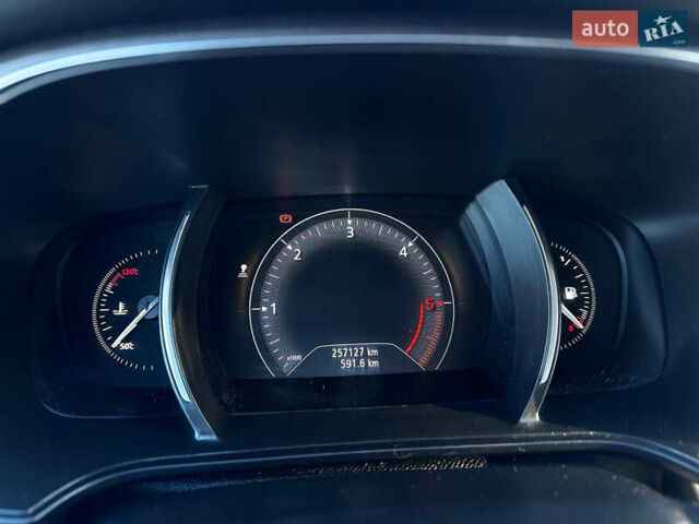 Білий Рено Меган, об'ємом двигуна 1.46 л та пробігом 257 тис. км за 13500 $, фото 10 на Automoto.ua