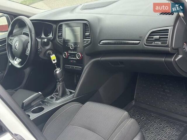 Білий Рено Меган, об'ємом двигуна 1.5 л та пробігом 210 тис. км за 11900 $, фото 6 на Automoto.ua