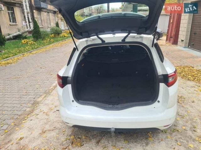 Белый Рено Меган, объемом двигателя 1.5 л и пробегом 106 тыс. км за 16300 $, фото 5 на Automoto.ua