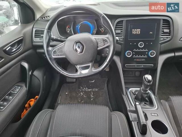 Білий Рено Меган, об'ємом двигуна 1.46 л та пробігом 200 тис. км за 11695 $, фото 5 на Automoto.ua