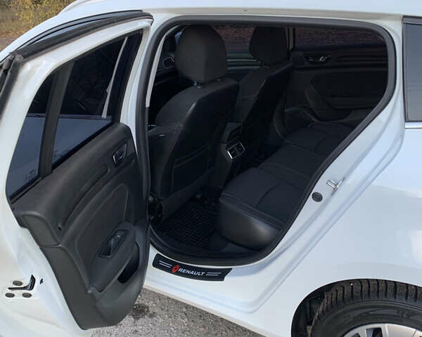 Рено Меган 2017 у Богодухове на Automoto.ua Білий Рено Меган, об'ємом двигуна 1.46 л та пробігом 289 тис. км за 11300 $, фото 11 на Automoto.ua