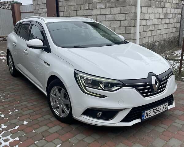 Белый Рено Меган, объемом двигателя 1.46 л и пробегом 194 тыс. км за 15850 $, фото 1 на Automoto.ua