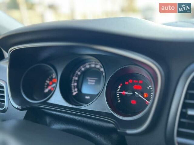 Белый Рено Меган, объемом двигателя 1.46 л и пробегом 312 тыс. км за 11750 $, фото 16 на Automoto.ua