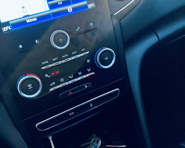 Білий Рено Меган, об'ємом двигуна 1.5 л та пробігом 213 тис. км за 11800 $, фото 20 на Automoto.ua