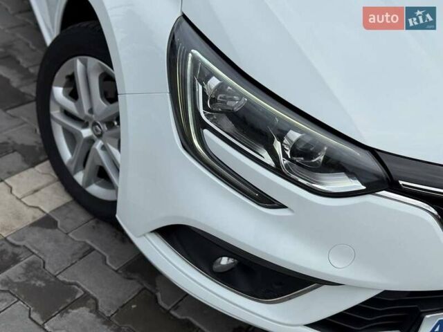 Білий Рено Меган, об'ємом двигуна 1.46 л та пробігом 195 тис. км за 12900 $, фото 7 на Automoto.ua