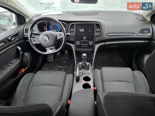 Білий Рено Меган, об'ємом двигуна 1.46 л та пробігом 200 тис. км за 11695 $, фото 7 на Automoto.ua