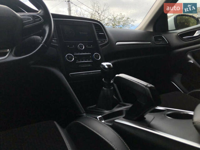 Белый Рено Меган, объемом двигателя 1.5 л и пробегом 150 тыс. км за 14290 $, фото 93 на Automoto.ua