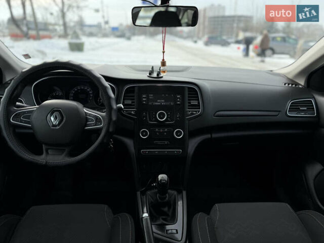Белый Рено Меган, объемом двигателя 1.5 л и пробегом 185 тыс. км за 11499 $, фото 42 на Automoto.ua