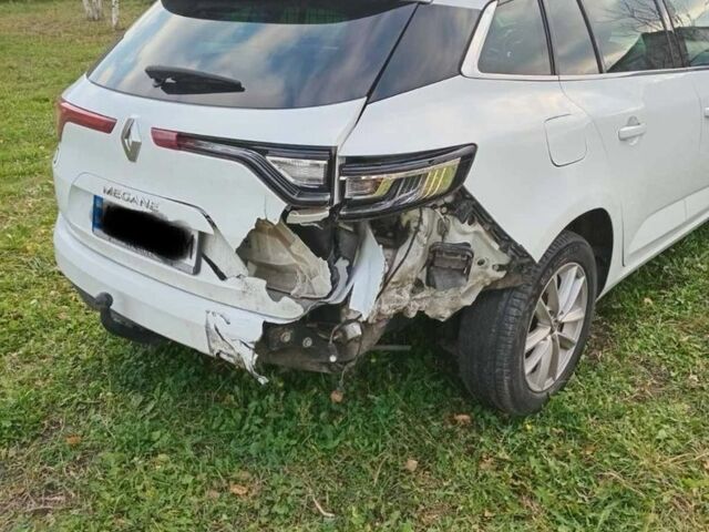 Белый Рено Меган, объемом двигателя 1.5 л и пробегом 298 тыс. км за 7000 $, фото 1 на Automoto.ua