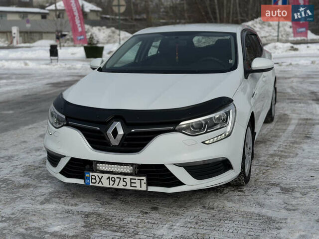 Белый Рено Меган, объемом двигателя 1.5 л и пробегом 185 тыс. км за 11499 $, фото 7 на Automoto.ua
