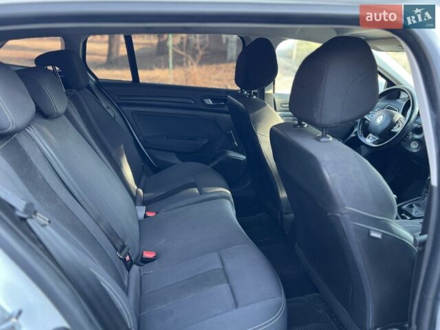 Белый Рено Меган, объемом двигателя 1.46 л и пробегом 312 тыс. км за 11400 $, фото 13 на Automoto.ua
