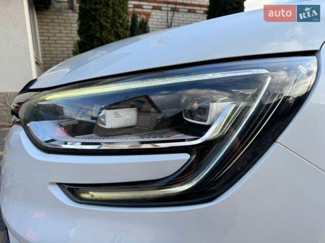 Белый Рено Меган, объемом двигателя 1.6 л и пробегом 176 тыс. км за 14800 $, фото 2 на Automoto.ua