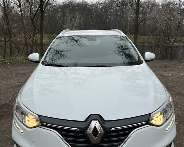 Білий Рено Меган, об'ємом двигуна 1.46 л та пробігом 168 тис. км за 11599 $, фото 11 на Automoto.ua