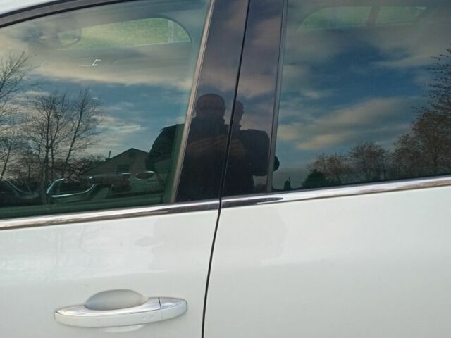 Белый Рено Меган, объемом двигателя 1.5 л и пробегом 298 тыс. км за 7000 $, фото 3 на Automoto.ua