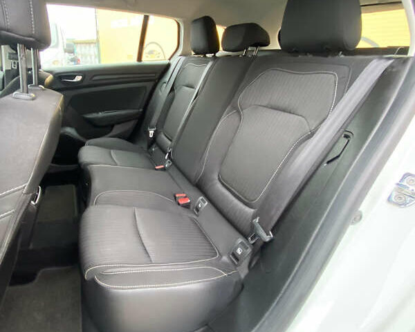 Белый Рено Меган, объемом двигателя 1.46 л и пробегом 259 тыс. км за 12450 $, фото 14 на Automoto.ua