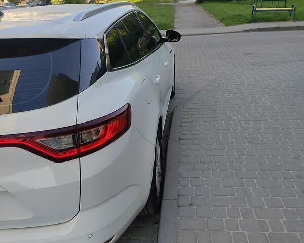 Белый Рено Меган, объемом двигателя 1.46 л и пробегом 230 тыс. км за 11800 $, фото 9 на Automoto.ua