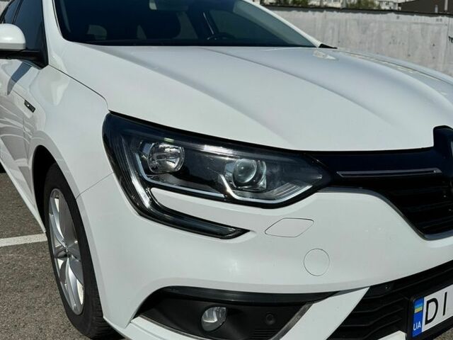 Белый Рено Меган, объемом двигателя 1.46 л и пробегом 190 тыс. км за 12200 $, фото 16 на Automoto.ua