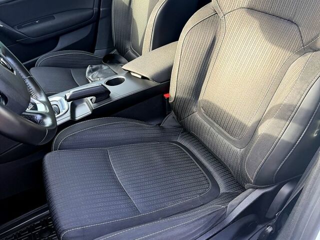 Белый Рено Меган, объемом двигателя 1.5 л и пробегом 18900 тыс. км за 12700 $, фото 7 на Automoto.ua