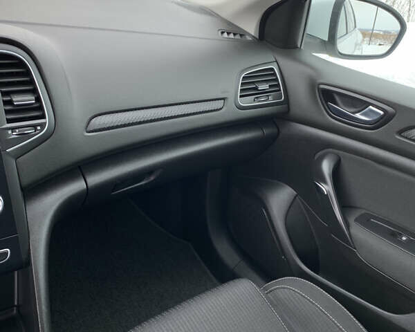 Білий Рено Меган, об'ємом двигуна 1.5 л та пробігом 155 тис. км за 13700 $, фото 61 на Automoto.ua