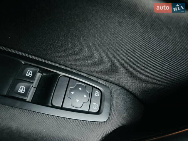 Білий Рено Меган, об'ємом двигуна 1.5 л та пробігом 213 тис. км за 11800 $, фото 28 на Automoto.ua