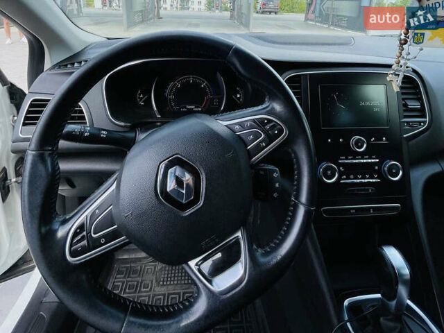 Белый Рено Меган, объемом двигателя 1.46 л и пробегом 233 тыс. км за 12099 $, фото 10 на Automoto.ua