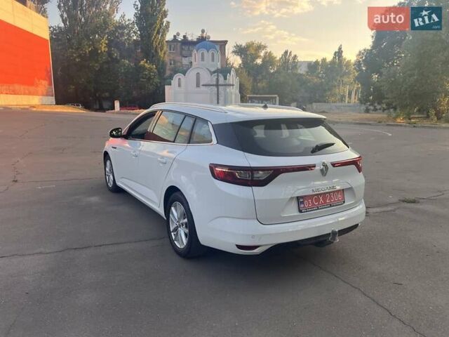 Белый Рено Меган, объемом двигателя 1.5 л и пробегом 106 тыс. км за 13500 $, фото 3 на Automoto.ua
