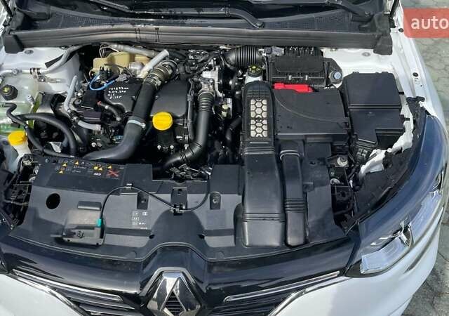 Белый Рено Меган, объемом двигателя 1.46 л и пробегом 205 тыс. км за 10700 $, фото 27 на Automoto.ua