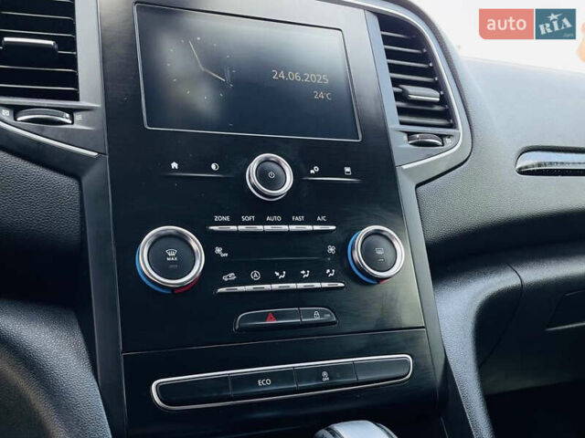 Белый Рено Меган, объемом двигателя 1.46 л и пробегом 233 тыс. км за 12099 $, фото 11 на Automoto.ua