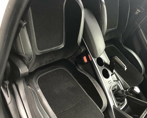 Білий Рено Меган, об'ємом двигуна 1.5 л та пробігом 150 тис. км за 13990 $, фото 153 на Automoto.ua