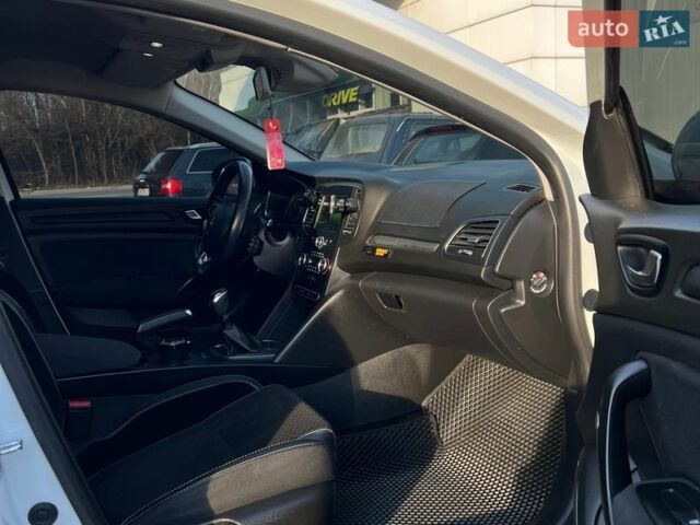 Белый Рено Меган, объемом двигателя 1.46 л и пробегом 195 тыс. км за 12500 $, фото 13 на Automoto.ua