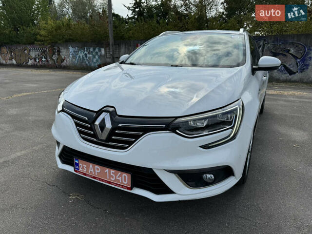 Белый Рено Меган, объемом двигателя 1.46 л и пробегом 268 тыс. км за 11900 $, фото 2 на Automoto.ua