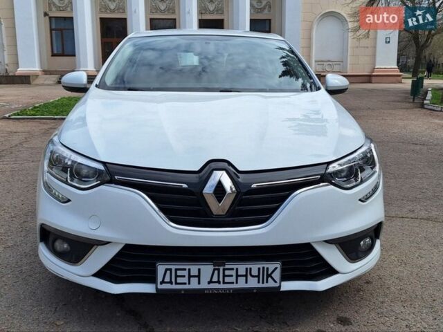 Білий Рено Меган, об'ємом двигуна 1.46 л та пробігом 181 тис. км за 9999 $, фото 1 на Automoto.ua