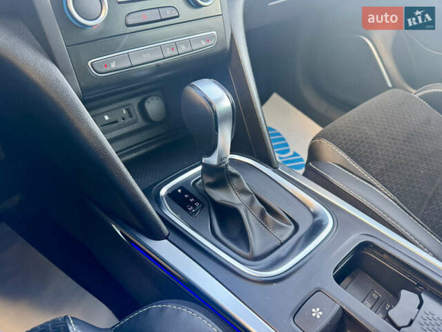 Білий Рено Меган, об'ємом двигуна 1.46 л та пробігом 185 тис. км за 15600 $, фото 40 на Automoto.ua