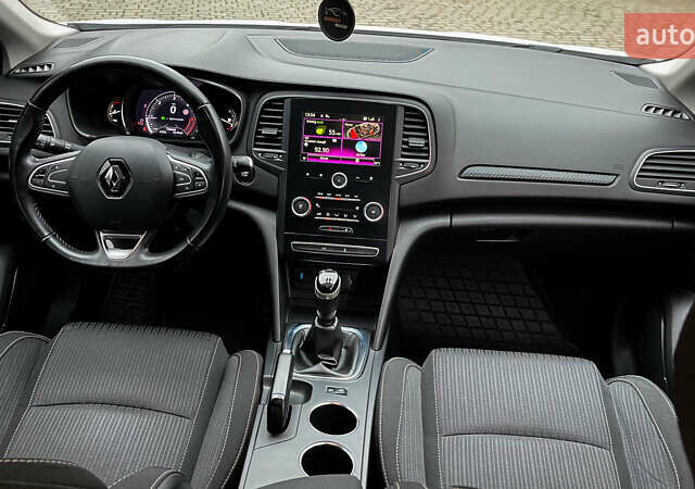 Белый Рено Меган, объемом двигателя 1.46 л и пробегом 195 тыс. км за 11999 $, фото 42 на Automoto.ua