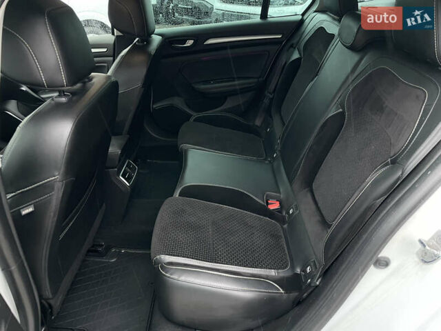 Білий Рено Меган, об'ємом двигуна 1.6 л та пробігом 221 тис. км за 11300 $, фото 9 на Automoto.ua