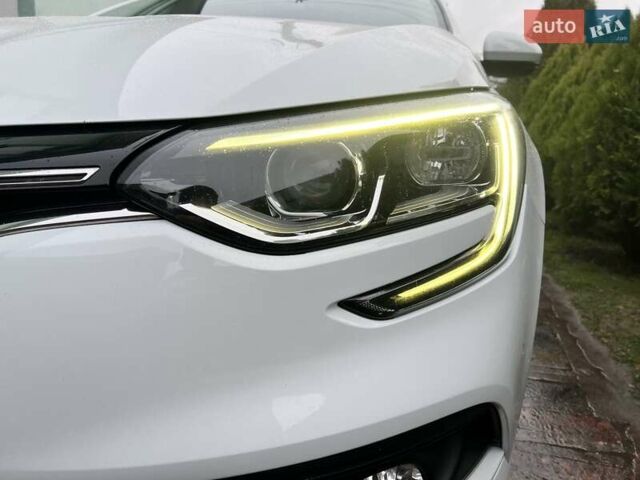 Белый Рено Меган, объемом двигателя 1.5 л и пробегом 208 тыс. км за 14300 $, фото 10 на Automoto.ua