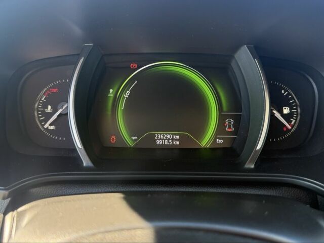 Белый Рено Меган, объемом двигателя 1.6 л и пробегом 236 тыс. км за 12600 $, фото 12 на Automoto.ua