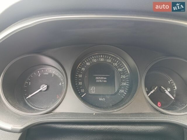 Белый Рено Меган, объемом двигателя 1.46 л и пробегом 260 тыс. км за 10500 $, фото 6 на Automoto.ua