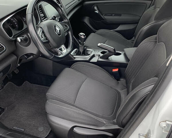 Білий Рено Меган, об'ємом двигуна 1.5 л та пробігом 155 тис. км за 13700 $, фото 47 на Automoto.ua