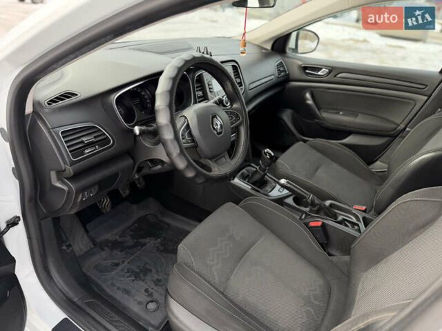 Белый Рено Меган, объемом двигателя 1.5 л и пробегом 185 тыс. км за 11499 $, фото 37 на Automoto.ua