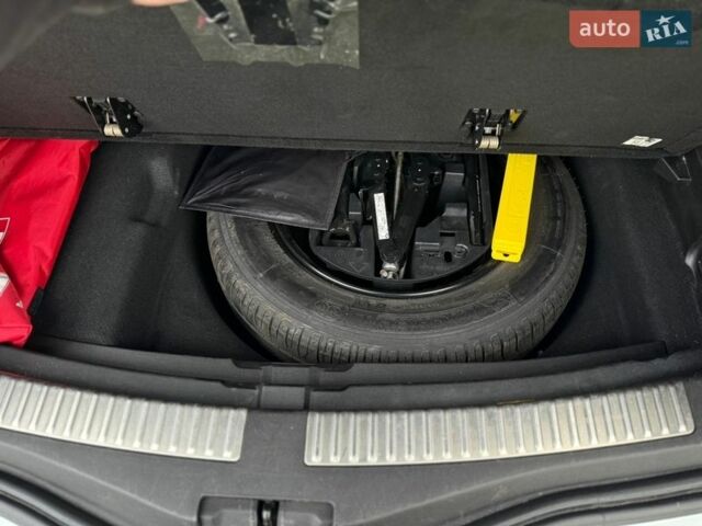 Білий Рено Меган, об'ємом двигуна 1.6 л та пробігом 193 тис. км за 10500 $, фото 51 на Automoto.ua