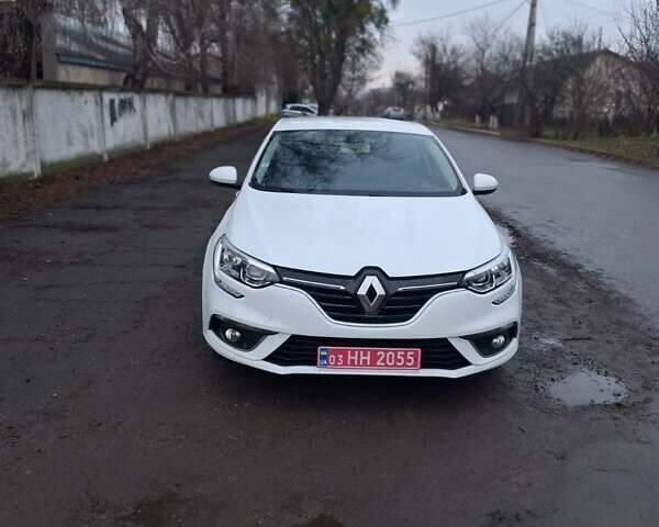 Белый Рено Меган, объемом двигателя 1.5 л и пробегом 176 тыс. км за 10500 $, фото 2 на Automoto.ua