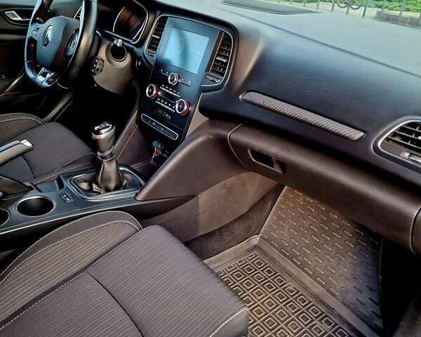 Рено Меган 2017 в Днепре (Днепропетровске) на Automoto.ua Белый Рено Меган, объемом двигателя 1.5 л и пробегом 232 тыс. км за 11200 $, фото 27 на Automoto.ua